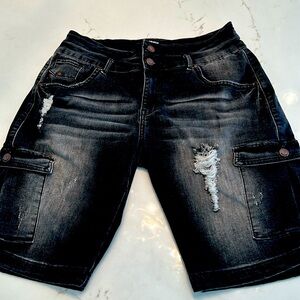 Flamingo super stretch black ripped shorts Capri length sz Xl fits sz 12-16